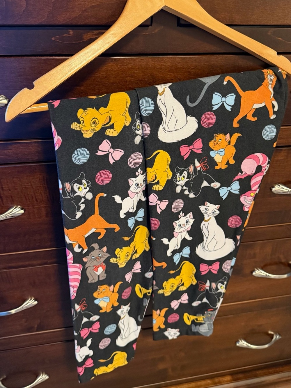 Disney Parks Cats Official Leggings (Marie, Cheshire, Figaro, Simba)